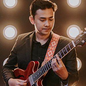 Reno Joshua – Guitar